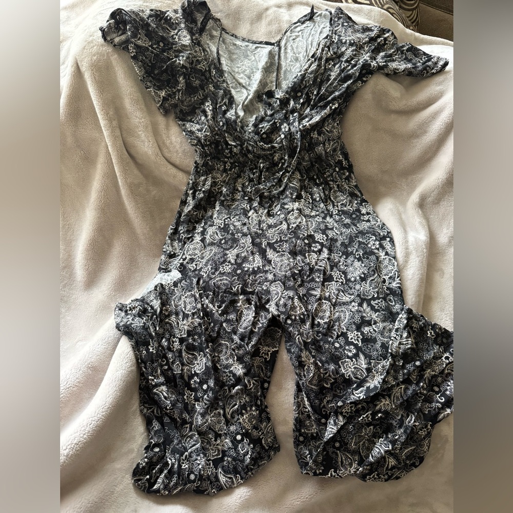 Source Unknown Black and White Paisley Jumpsuit
